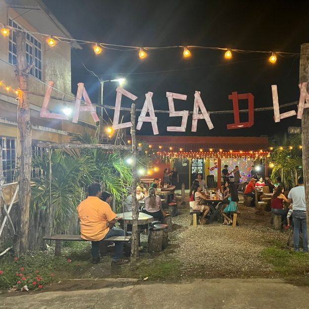 La Casa de las Alitas Tulipan